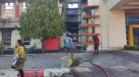 Kondisi kantor Bupati Pohuwato, sehari usai kerusuhan (Arfandi Ibrahim/Liputan6.com)
