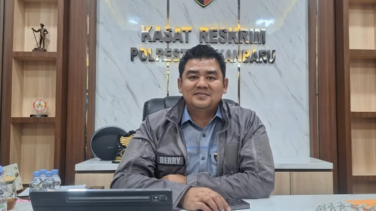 Kasat Reskrim Polresta Pekanbaru Kompol Berry Juana Putra.