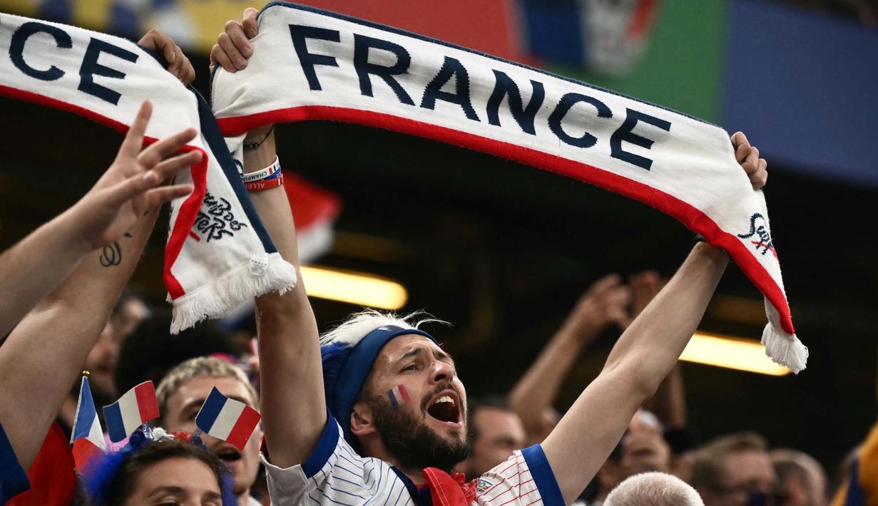 Tidak gol yang tercipta di waktu normal pertandingan. (Angelos Tzortzinis/AFP)