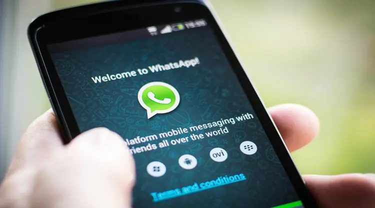 Kejar WeChat, WhatsApp Raih 900 Juta Pengguna Aktif Bulanan