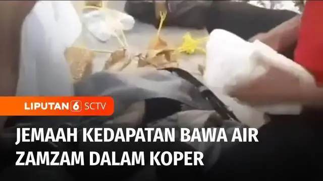 Petugas masih menemukan air Zamzam di dalam koper jemaah haji Indonesia yang akan pulang ke tanah air. Sesuai aturan Pemerintah Arab Saudi, air zamzam merupakan salah satu yang dilarang dimasukkan ke dalam koper selama penerbangan.