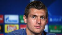 Gelandang Real Madrid Toni Kroos dalam sesi jumpa pers di Dortmund, 26 September 2016. (AFP/Patrik Stollarz)