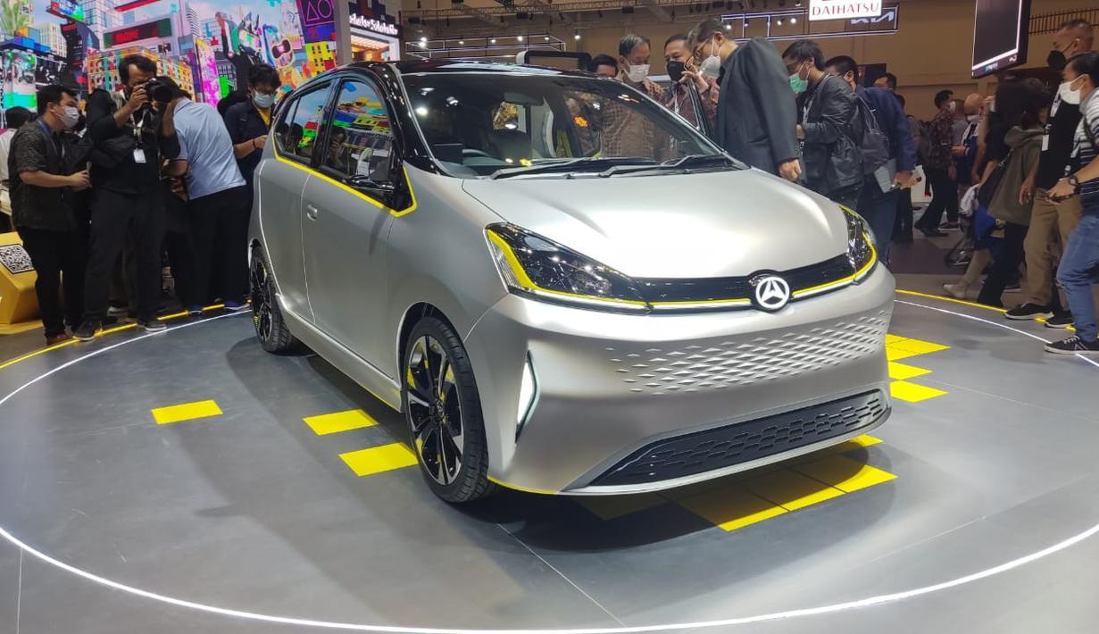 PT Astra Daihatsu Motor (ADM) memilih Ayla jadi mobil konsep ini lantaran statusnya sebagai LCGC perdana dari Daihatsu. "Ayla adalah produk LCGC yang pertama kami develop jadi kami sudah sangat familiar dengan mobil ini. 253 ribu sudah kita buat mobil ini jadi kami punya bahan riset," terang Sri Agung Handayani, Marketing Director and Corporate Planning & Communication Director PT ADM dikutip dari Liputan6.com.