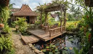 8 Model Dek Kayu Mini di Atas Kolam, Solusi Cantik untuk Ruang Santai Outdoor