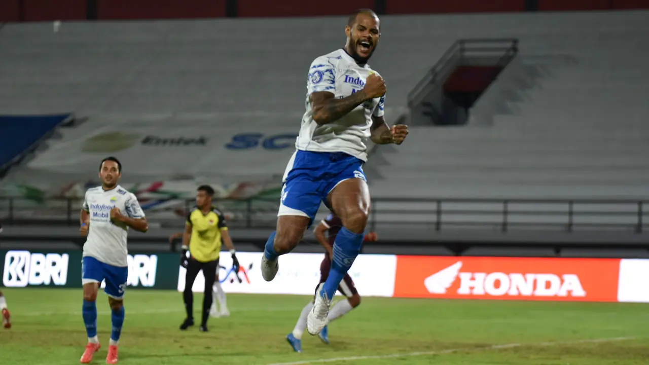 Foto: David da Silva Cetak Gol 12 Detik di BRI Liga 1, Ini Dia Aksinya