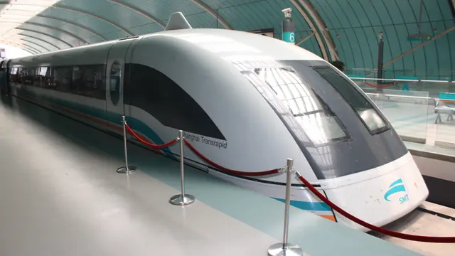 Kereta Shanghai Maglev 4
