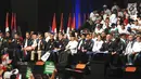 Para politisi partai pendukung dan TKN Jokowi-Ma'ruf Amin saat menghadiri Konvensi Rakyat yang mengangkat optimis Indonesia maju di SICC, Bogor, Jawa Barat, Minggu (24/2). (Liputan6.com/Herman Zakharia)