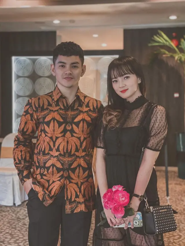 Hamil Anak Ketiga, Ini 6 Potret Nessa Alvyana dan Aditya Suryo Bak Masih Pacaran