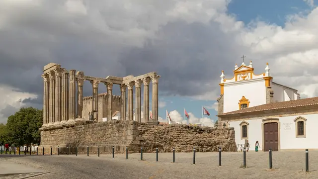 Évora