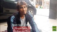 Hari Saptono, mantan pemain Persebaya Surabaya yang kini berjualan susu keliling dan jasa pasang gorden. (Youtube Pinggir Lapangan)