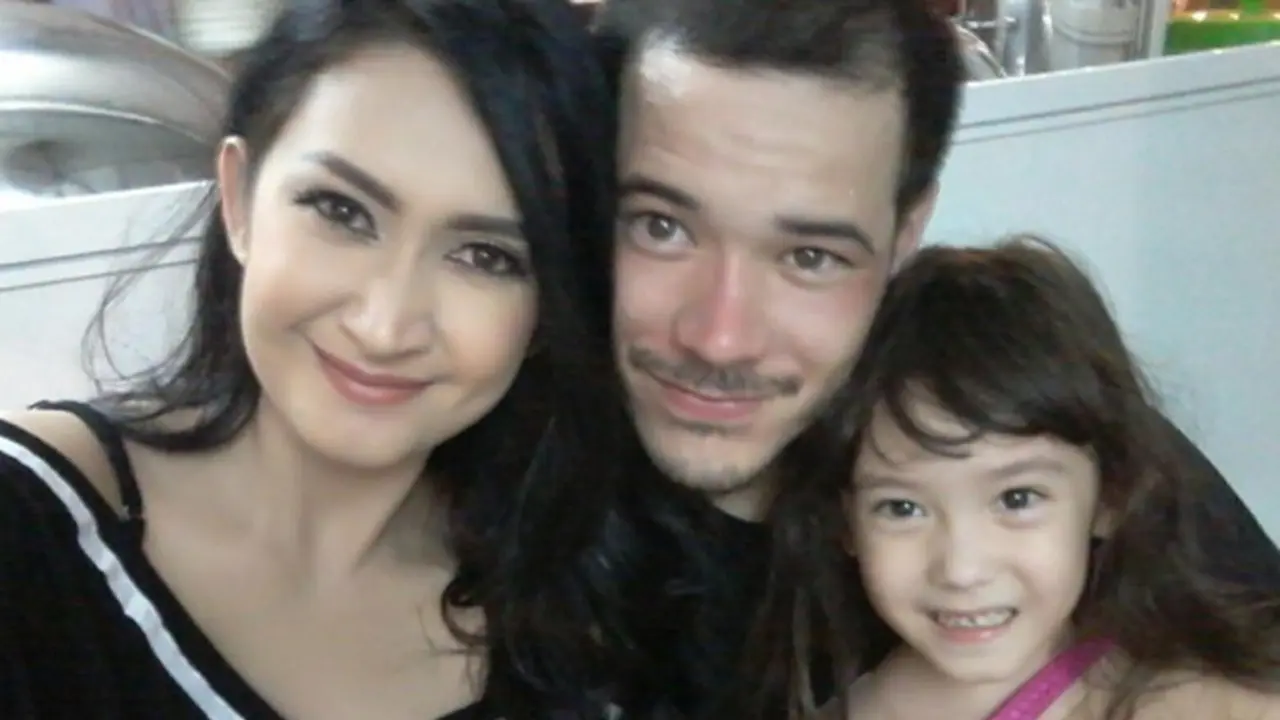 [Bintang] Nafa Urbach, Zack Lee dan Mikha 
