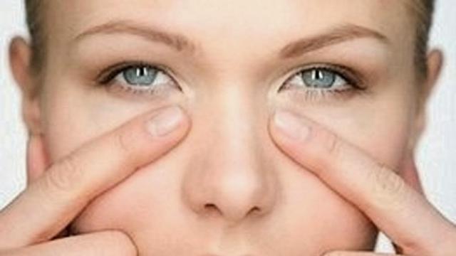 Mata Terlihat Hitam dan Lelah? Ini Trik untuk Mengatasinya!