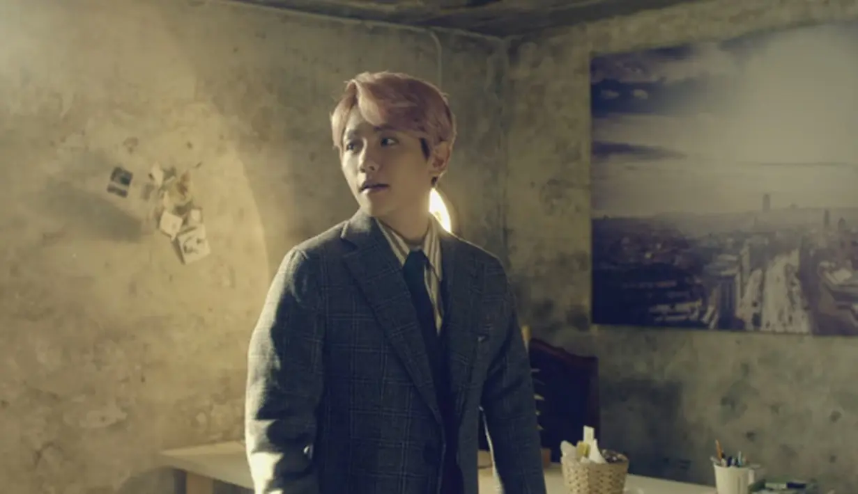 Menurut salah satu sumber, Taeyeon sempat lewat di hadapan Baekhyun berserta member EXO lainnya. Namun, hanya Baekhyun yang tegang dan melempar lirikan maata pada Taeyeon. (Soompi/Bintang.com)