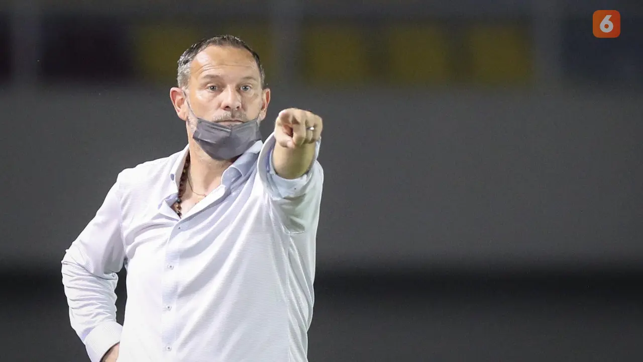 Foto: Irfan Jaya Cetak Brace Buat Kemenangan PSS Sleman, Dejan Antonic Happy