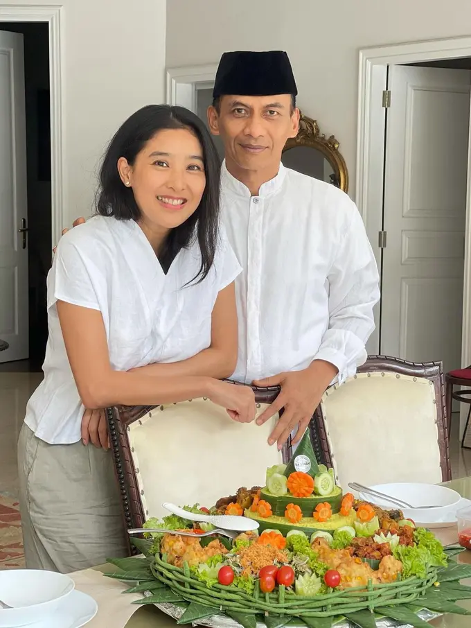 Olivia Zalianty dan keluarga (instagram/oliviazalianty)