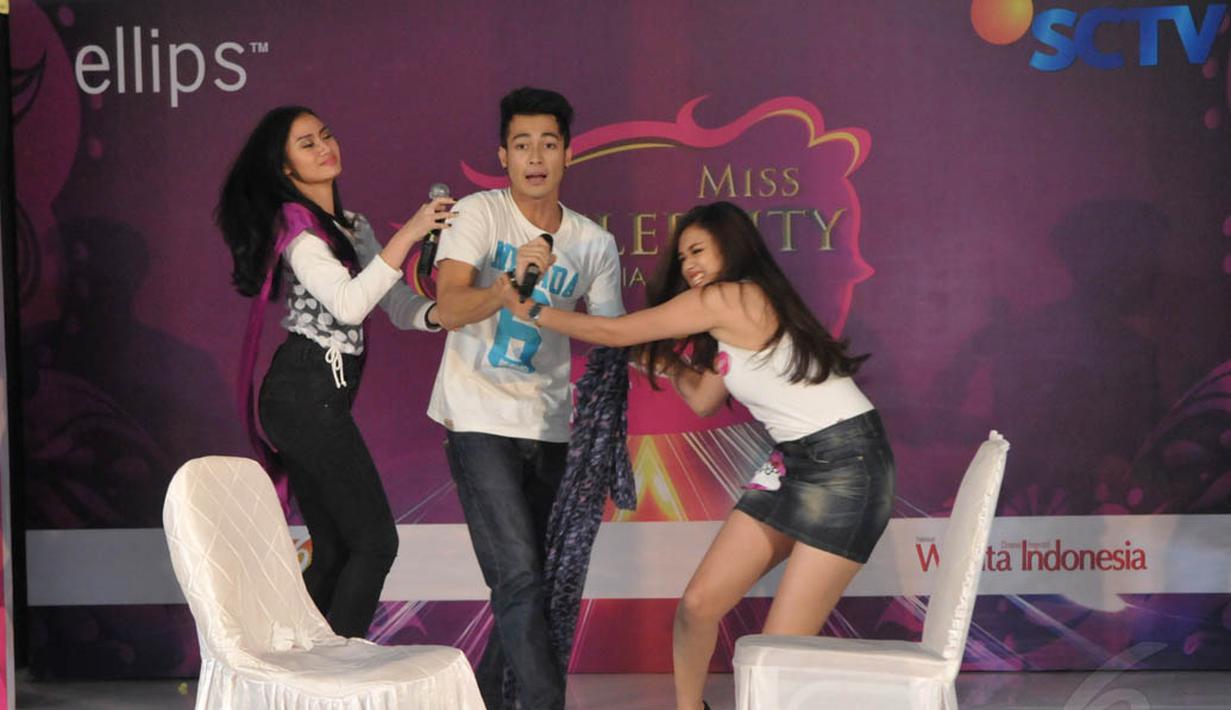 20 finalis Miss Celebrity 2014 kota Bandung beradu akting dengan Eza Gionino, (28/9/14). (Liputan6.com/Panji Diksana)