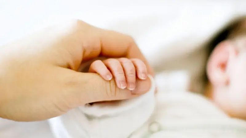 Bayi Prematur Sebesar 'Sumpit' Lahir Selamat