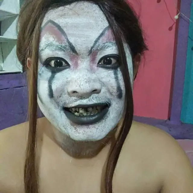 6 Aksi Netizen Tirukan Penampilan Hantu Ivanna Ini Bikin Ngakak