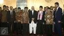 Rombongan Presiden Afganistan Mohammad Ashraf Ghani berpose bersama saat mengunjungi Masjid Istiqlal, Jakarta, Kamis (6/4). (Liputan6.com/Angga Yuniar)