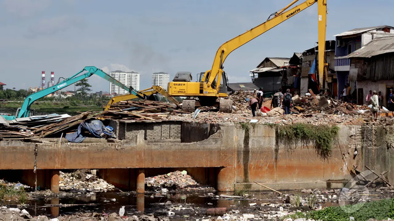 Penertiban Bangunan Liar di Waduk Pluit  