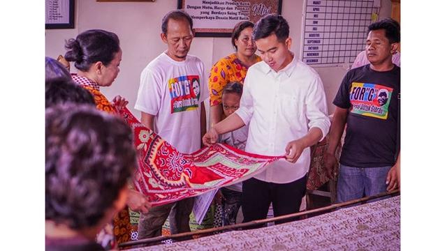 Jadi Calon Wali Kota Solo, Ini 6 Potret Gibran Rakabuming Blusukan ke Masyarakat