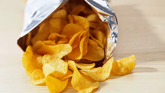 10 Rasa Unik Nan Ekstrem dari Keripik Kentang, Ada Rasa Air Mata! (iStock)