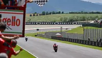Momen Pecco Bagnaia finis pertama pada balapan MotoGP Italia 2023 di Sirkuit Mugello hari Minggu (11/06/2023). (Filippo MONTEFORTE / AFP)