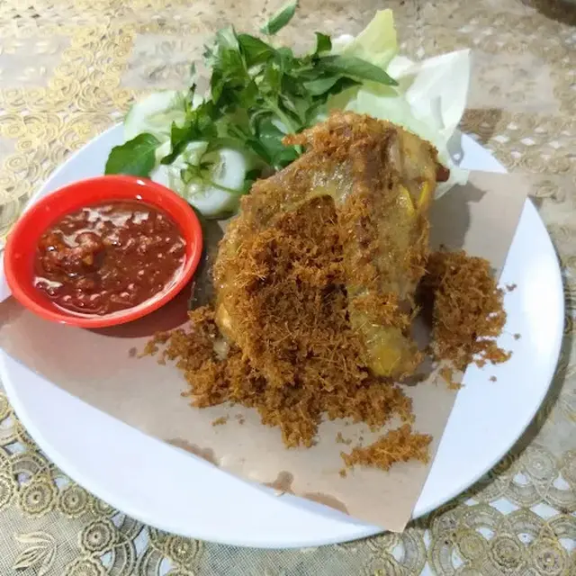 Ayam Goreng Kampung Bu Yadi 