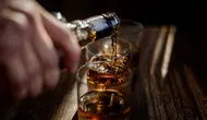 Mengonsumsi terlalu banyak alkohol semasa hidupmu bisa jadi salah satu penyebab dari kelupaan bahkan demensia. (Foto dok: Freepik/freepic.diller).