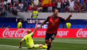 Mikel Oyarzabal Kasih Kode Penolakan untuk Barcelona: Bahagia Bersama Real Sociedad