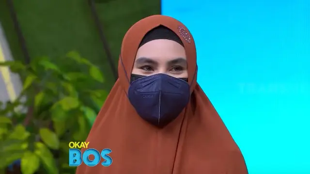 Kartika Putri di acara Okay Bos