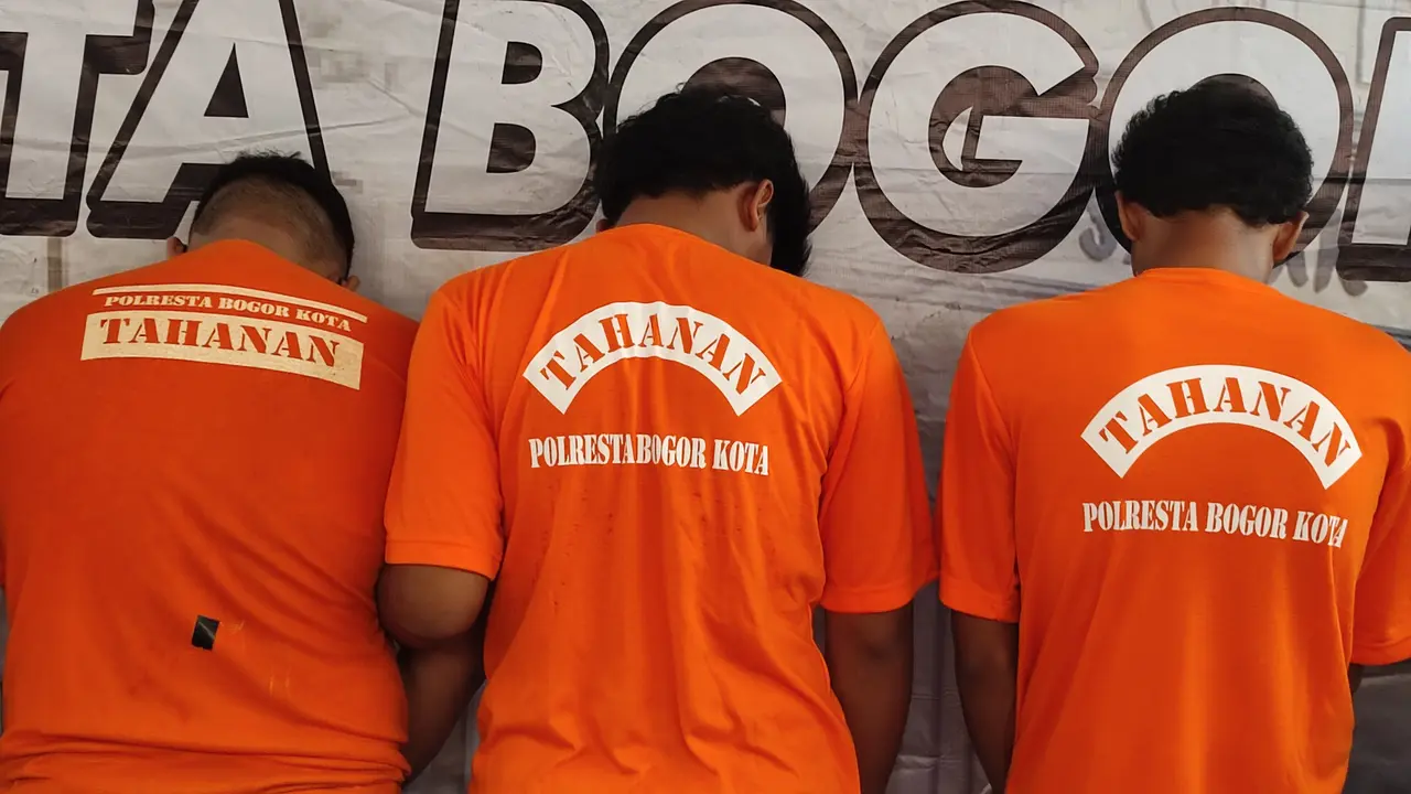 Tiga anggota geng motor dibekuk Polresta Bogor Kota. (Liputan6.com/Achmad Sudarno)