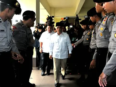 Calon Wakil Presiden Hatta Rajasa penuhi panggilan Badan Pengawas Pemilu (Bawaslu), Jakarta, Kamis (5/6/14). (Liputan6.com/Johan Tallo)