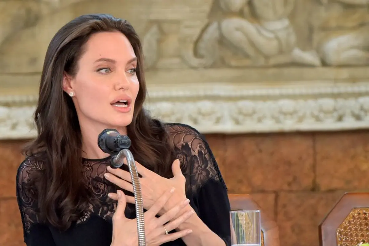 [Bintang] Angelina Jolie
