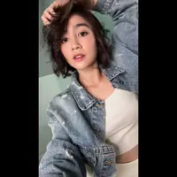 Artis cantik Febby Rastanty selama ini identik dengan rambut panjang berkilau. Yang terbaru, artis cantik kelahiran Jakarta 27 tahun silam itu tampil beda dengan model baru. Febby tampil dengan rambut pendek. Berikut potretnya. [Instagram/febbyrastanty]