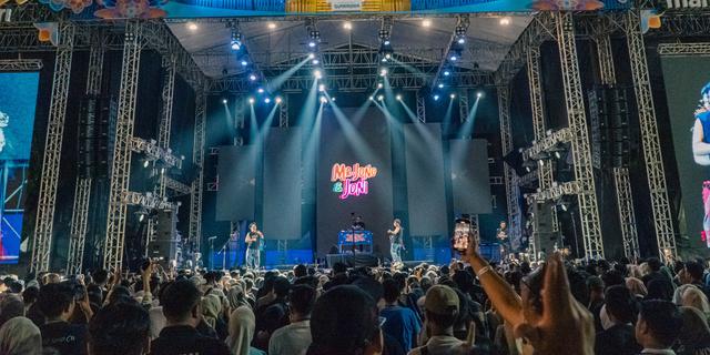 Suara Loka Festival 2025 Akhiri Perjalanan di Surabaya, Parade Hujan Hingga Yura Yunita Warnai Panggung