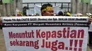 Dalam aksinya, mereka menuntut untuk segera melunasi THR dan gaji yang selama 9 bulan belum dibayarkan, Jakarta, (16/8/14). (Liputan6.com/Miftahul Hayat)