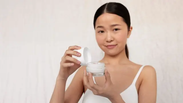 Fakta & Mitos Skincare yang Sering Disalahpahami Pemula - 2