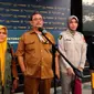 Perwakilan dari Pemkot Tangerang Selatan dan Perwakilan Kementerian Pemberdayaan Perempuan dan Perlindungan Anak (KemenPPPA) menyambangi Polda Metro Jaya, Senin (3/6/2024). (Foto: Liputan6.com/Ady Anugrahadi).