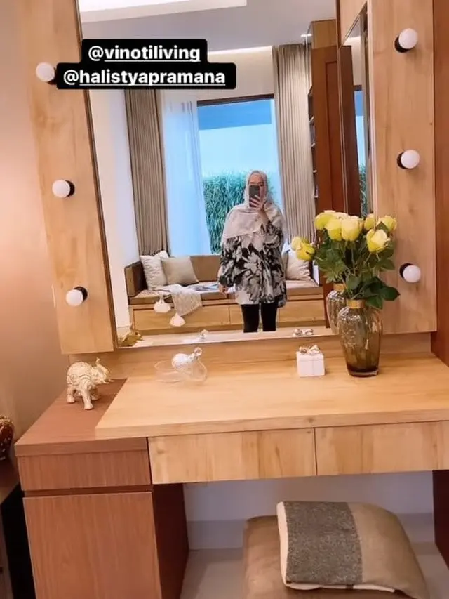 Kamar Cut Meyriska dan Roger Danuarta