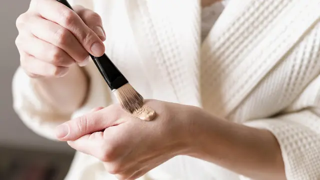 Ilustrasi Mixing Foundation