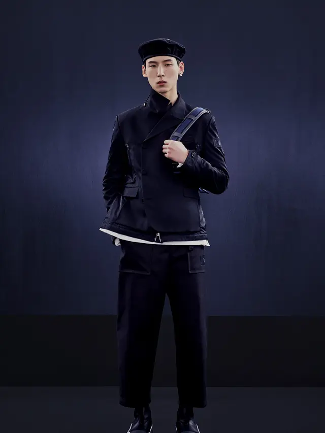 Koleksi Kapsul DIOR AND SACAI