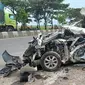 Penampangan mobil Avanza yang terlibat dalam kecelakaan maut di Pantura Cirebon. Foto (Istimewa)