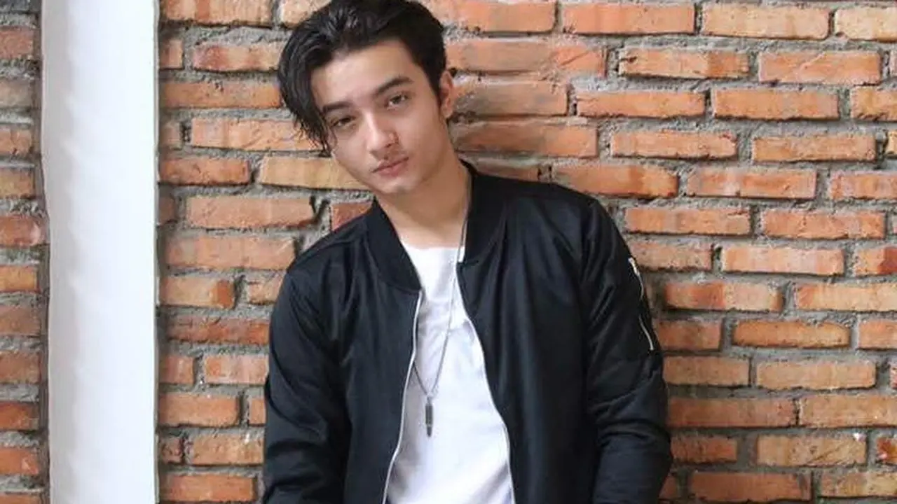 [Bintang] Masih Berusia Belasan Tahun, 8 Artis Ini Kerap Dapat Peran Dewasa
