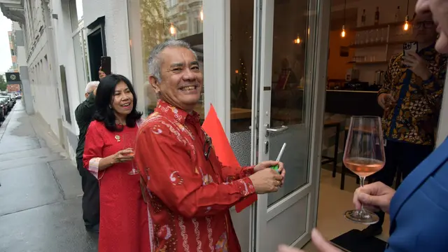 Pembukaan Kendang Restaurant, yang merupakan restoran Indonesia perdana di Kota Wina.