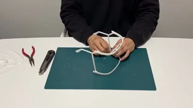 bingkai face shield unik