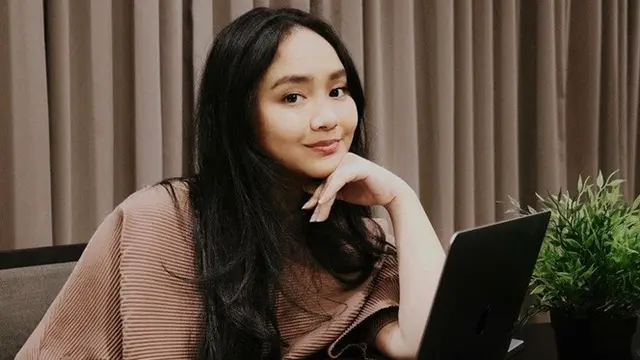 Jarang Muncul di Layar Kaca, Ini 7 Potret Terbaru Gita Gutawa