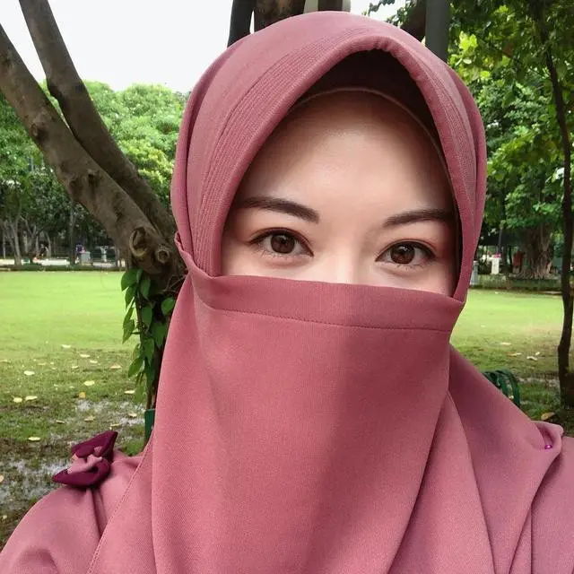Potret 6 Mantan Anggota Girlband Tampil Bercadar, Makin Anggun Tertutup