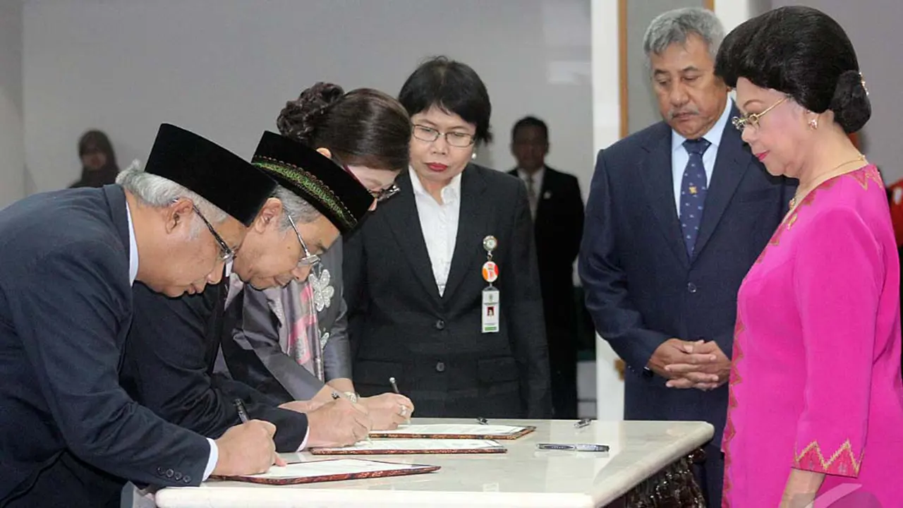 Cara Menkes Tingkatkan Mutu Obat