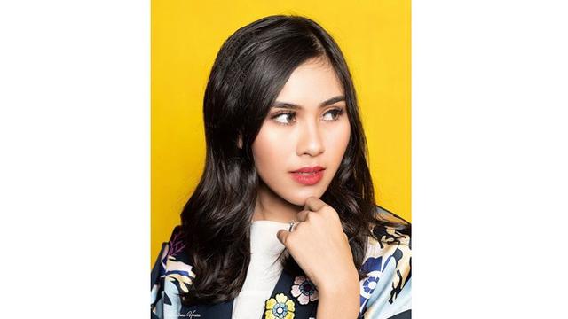 Biasa Natural, Ini 6 Potret Syahnaz Sadiqah dengan Makeup Tebal